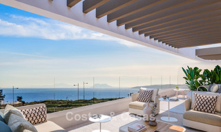 ¡Lanzamiento! Innovadores apartamentos sobre plano con vistas panorámicas al mar en venta cerca del centro de Estepona 785257 