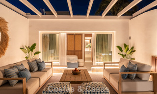Lujosa propiedad en primera línea de playa con vistas al mar en venta, en la playa de la prestigiosa Milla de Oro de Marbella 785327 