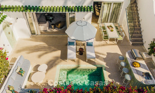 Lujosa propiedad en primera línea de playa con vistas al mar en venta, en la playa de la prestigiosa Milla de Oro de Marbella 785342 