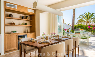 Lujosa propiedad en primera línea de playa con vistas al mar en venta, en la playa de la prestigiosa Milla de Oro de Marbella 785358 