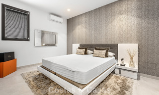 Villa modernista en venta en una comunidad privada rodeada de vegetación, en la Nueva Milla de Oro, entre Marbella y Estepona 785388 