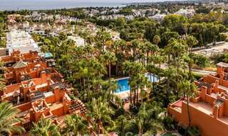 Prestigiosa casa adosada en venta en un exclusivo complejo residencial en la Milla de Oro de Marbella 785404 