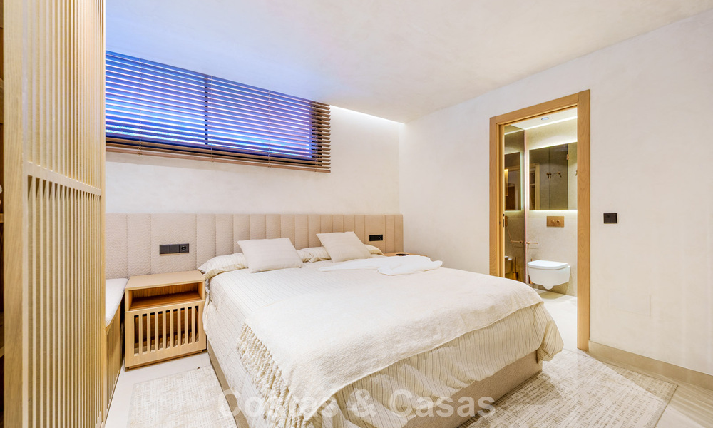Prestigiosa casa adosada en venta en un exclusivo complejo residencial en la Milla de Oro de Marbella 785409