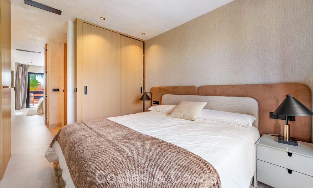 Prestigiosa casa adosada en venta en un exclusivo complejo residencial en la Milla de Oro de Marbella 785415