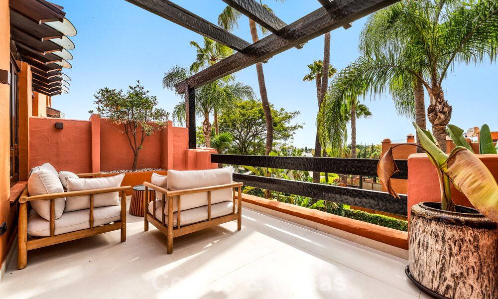 Prestigiosa casa adosada en venta en un exclusivo complejo residencial en la Milla de Oro de Marbella 785423
