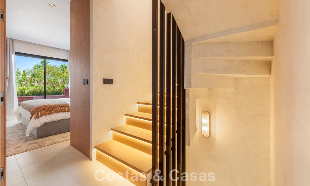 Prestigiosa casa adosada en venta en un exclusivo complejo residencial en la Milla de Oro de Marbella 785433