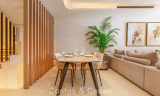 Prestigiosa casa adosada en venta en un exclusivo complejo residencial en la Milla de Oro de Marbella 785438 