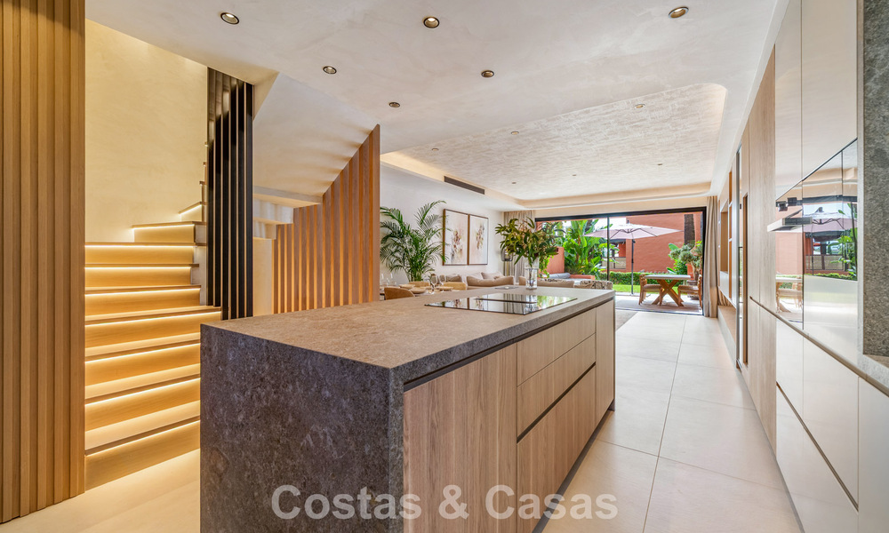 Prestigiosa casa adosada en venta en un exclusivo complejo residencial en la Milla de Oro de Marbella 785439