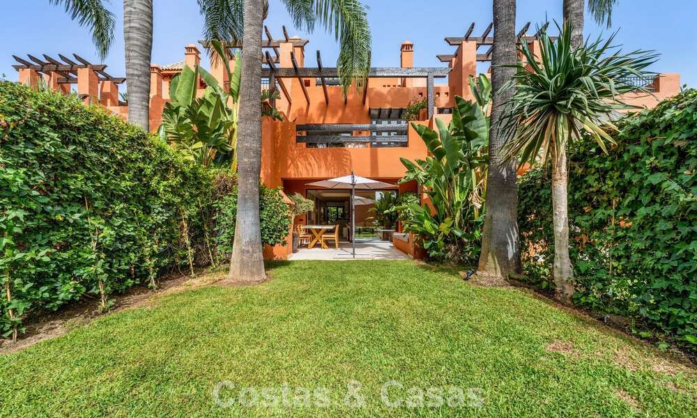 Prestigiosa casa adosada en venta en un exclusivo complejo residencial en la Milla de Oro de Marbella 785447