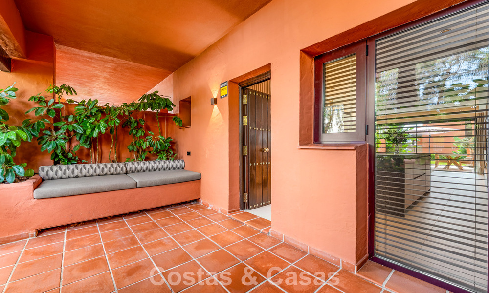 Prestigiosa casa adosada en venta en un exclusivo complejo residencial en la Milla de Oro de Marbella 785448