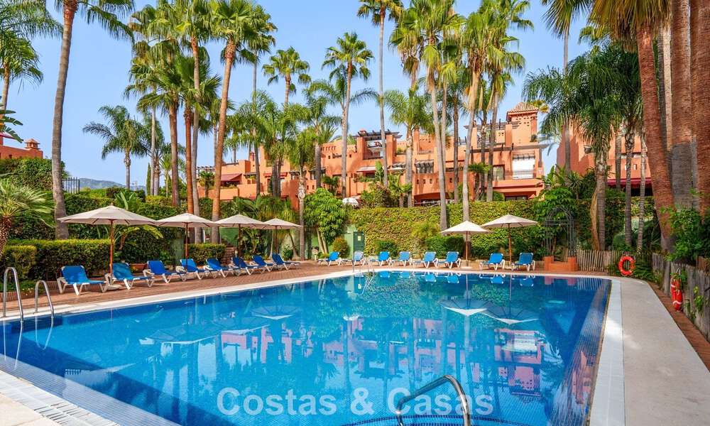 Prestigiosa casa adosada en venta en un exclusivo complejo residencial en la Milla de Oro de Marbella 785450
