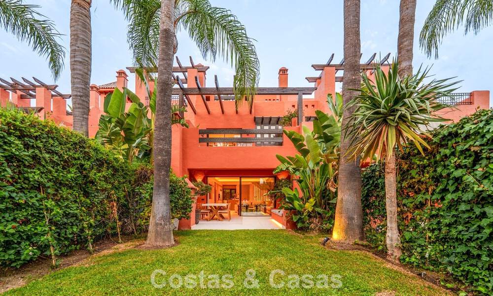 Prestigiosa casa adosada en venta en un exclusivo complejo residencial en la Milla de Oro de Marbella 785451
