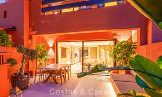 Prestigiosa casa adosada en venta en un exclusivo complejo residencial en la Milla de Oro de Marbella 785453 