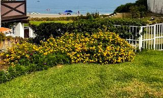Amplia casa con vistas al mar, lista para entrar a vivir, en venta, junto a la playa, cerca de Estepona 785464 