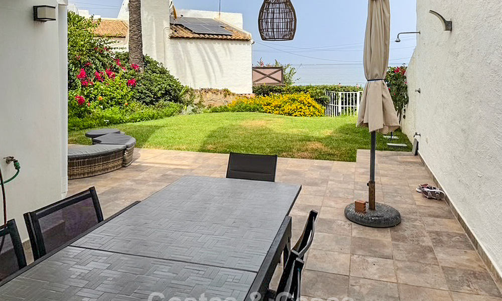 Amplia casa con vistas al mar, lista para entrar a vivir, en venta, junto a la playa, cerca de Estepona 785468