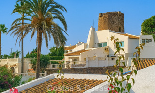 Amplia casa con vistas al mar, lista para entrar a vivir, en venta, junto a la playa, cerca de Estepona 785469 