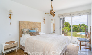 Encantadoras propiedades en venta en una urbanización en primera línea de playa cerca del centro de Estepona 808328 