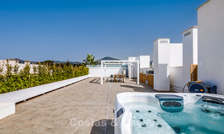 Ático contemporáneo de lujo con amplia azotea en venta cerca de todos los servicios y de la playa en San Pedro, Marbella 785493