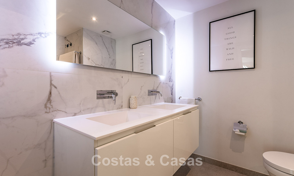 Ático contemporáneo de lujo con amplia azotea en venta cerca de todos los servicios y de la playa en San Pedro, Marbella 785498