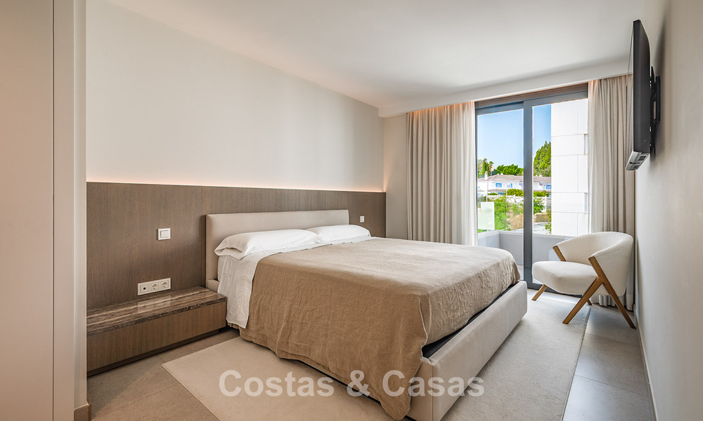 Ático contemporáneo de lujo con amplia azotea en venta cerca de todos los servicios y de la playa en San Pedro, Marbella 785501