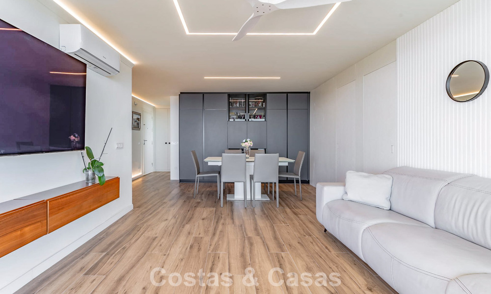 Apartamento contemporáneo reformado de 3 dormitorios con vistas abiertas al mar en venta en la zona este del centro de Marbella 785506