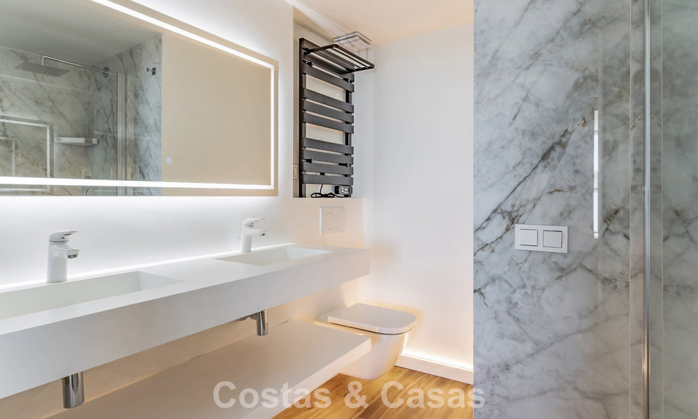 Apartamento contemporáneo reformado de 3 dormitorios con vistas abiertas al mar en venta en la zona este del centro de Marbella 785507