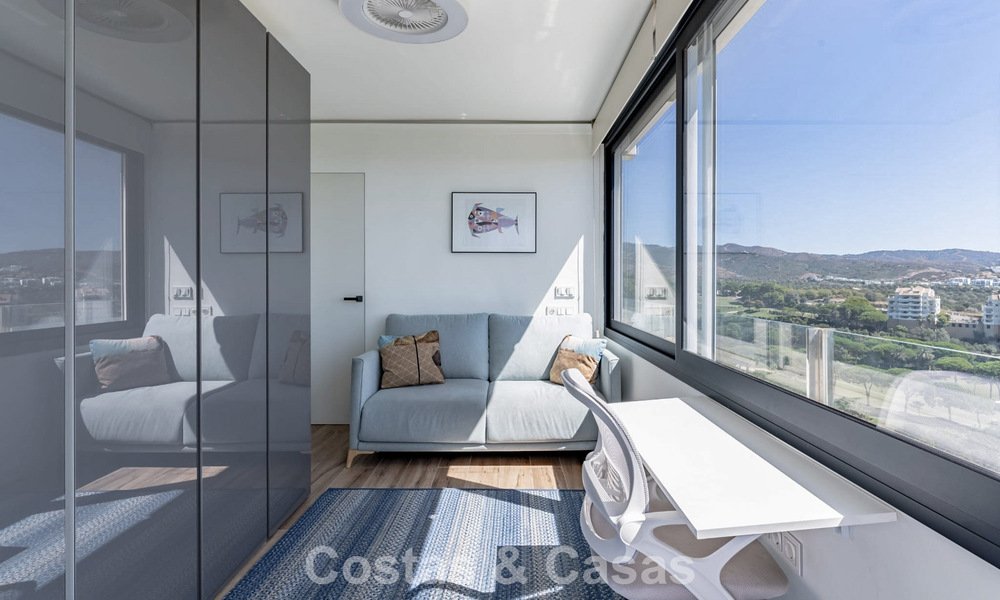 Apartamento contemporáneo reformado de 3 dormitorios con vistas abiertas al mar en venta en la zona este del centro de Marbella 785515