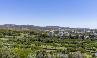 Apartamento contemporáneo reformado de 3 dormitorios con vistas abiertas al mar en venta en la zona este del centro de Marbella 785519 