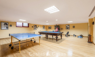 Espaciosa villa de lujo española en venta en una zona residencial aislada de la Milla de Oro de Marbella 785676 