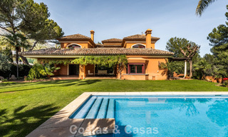 Espaciosa villa de lujo española en venta en una zona residencial aislada de la Milla de Oro de Marbella 785680 