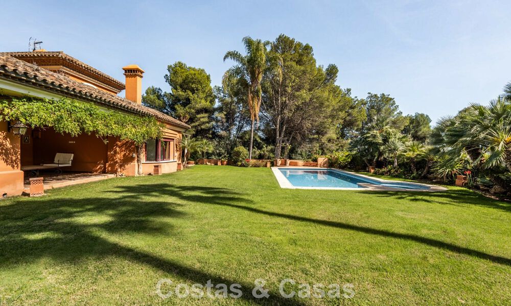 Espaciosa villa de lujo española en venta en una zona residencial aislada de la Milla de Oro de Marbella 785681