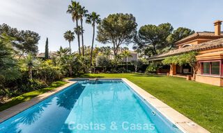 Espaciosa villa de lujo española en venta en una zona residencial aislada de la Milla de Oro de Marbella 785689 