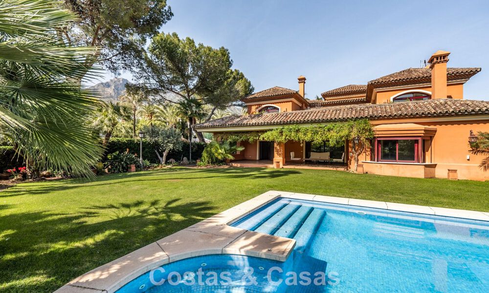 Espaciosa villa de lujo española en venta en una zona residencial aislada de la Milla de Oro de Marbella 785692