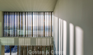 Villa de lujo a la venta con vistas al mar en una urbanización cerrada con seguridad 24/7 en Sotogrande, Costa del Sol 785645 