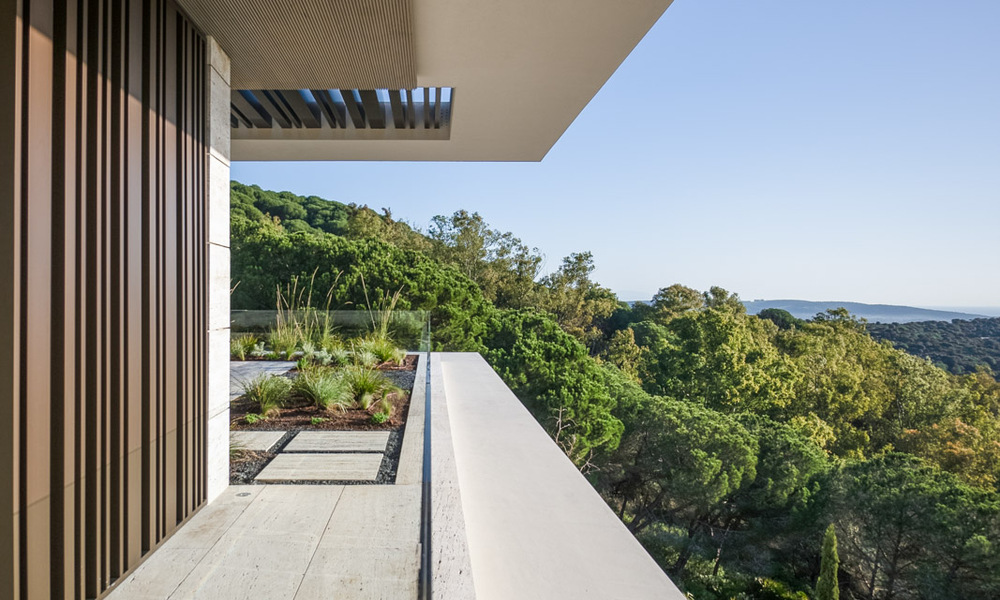 Villa de lujo a la venta con vistas al mar en una urbanización cerrada con seguridad 24/7 en Sotogrande, Costa del Sol 785653