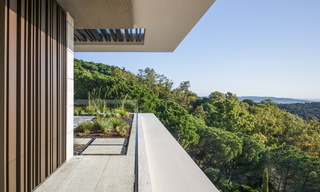 Villa de lujo a la venta con vistas al mar en una urbanización cerrada con seguridad 24/7 en Sotogrande, Costa del Sol 785653 