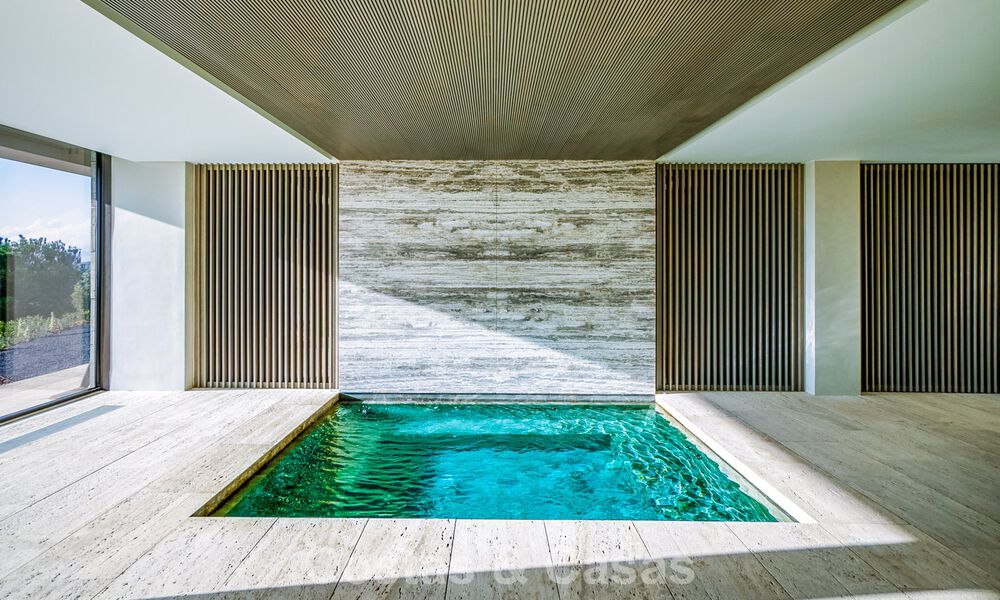 Villa de lujo a la venta con vistas al mar en una urbanización cerrada con seguridad 24/7 en Sotogrande, Costa del Sol 785655