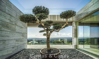 Villa de lujo a la venta con vistas al mar en una urbanización cerrada con seguridad 24/7 en Sotogrande, Costa del Sol 785658 