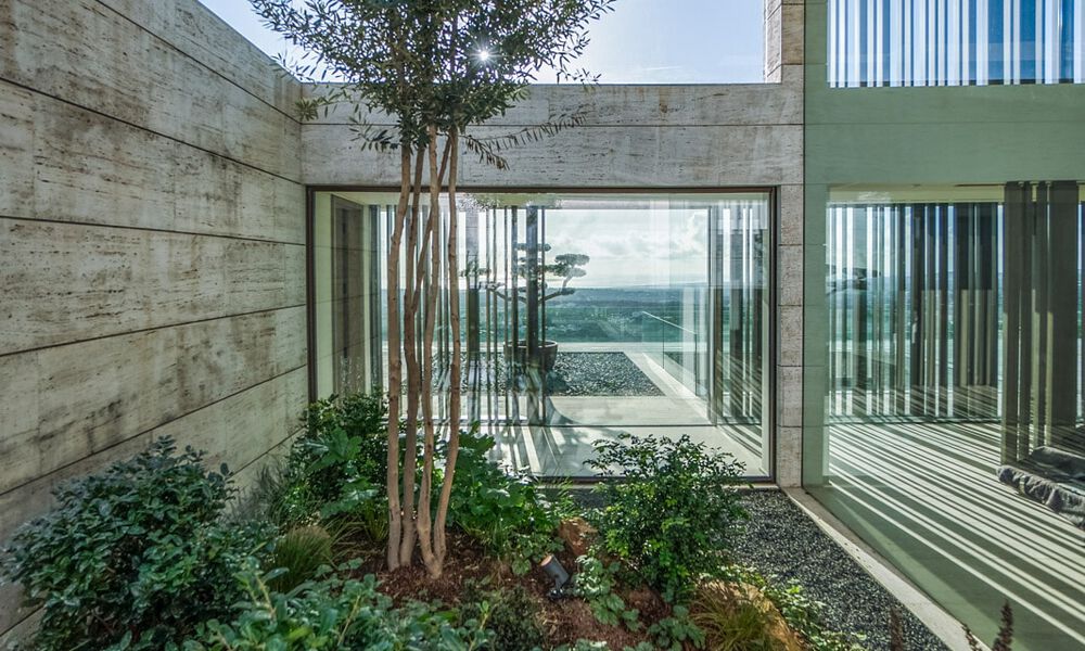 Villa de lujo a la venta con vistas al mar en una urbanización cerrada con seguridad 24/7 en Sotogrande, Costa del Sol 785659