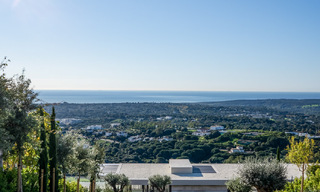 Villa de lujo a la venta con vistas al mar en una urbanización cerrada con seguridad 24/7 en Sotogrande, Costa del Sol 785661 