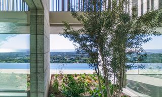 Villa de lujo a la venta con vistas al mar en una urbanización cerrada con seguridad 24/7 en Sotogrande, Costa del Sol 785666 