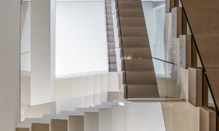 Villa de lujo a la venta con vistas al mar en una urbanización cerrada con seguridad 24/7 en Sotogrande, Costa del Sol 785673 