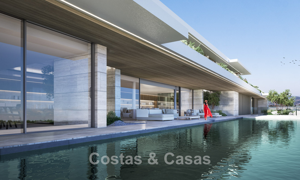 Villa de lujo a la venta con vistas al mar en una urbanización cerrada con seguridad 24/7 en Sotogrande, Costa del Sol 785703