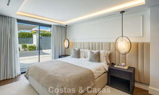 Impresionante villa en primera línea de golf en venta en el corazón de Nueva Andalucía, Marbella 785617 