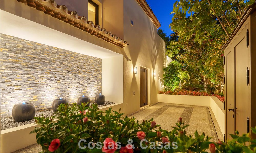 Espaciosa villa de lujo con arquitectura mediterránea moderna en venta en la Milla de Oro de Marbella 785525