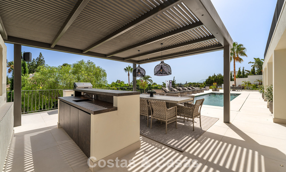 Espaciosa villa de lujo con arquitectura mediterránea moderna en venta en la Milla de Oro de Marbella 785539