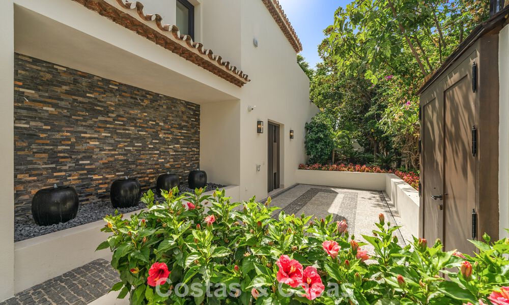 Espaciosa villa de lujo con arquitectura mediterránea moderna en venta en la Milla de Oro de Marbella 785540