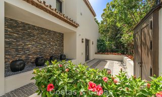 Espaciosa villa de lujo con arquitectura mediterránea moderna en venta en la Milla de Oro de Marbella 785540 