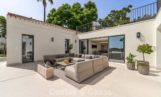 Espaciosa villa de lujo con arquitectura mediterránea moderna en venta en la Milla de Oro de Marbella 785542 