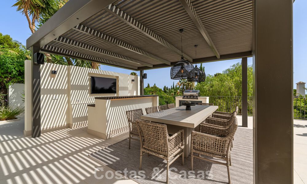 Espaciosa villa de lujo con arquitectura mediterránea moderna en venta en la Milla de Oro de Marbella 785545